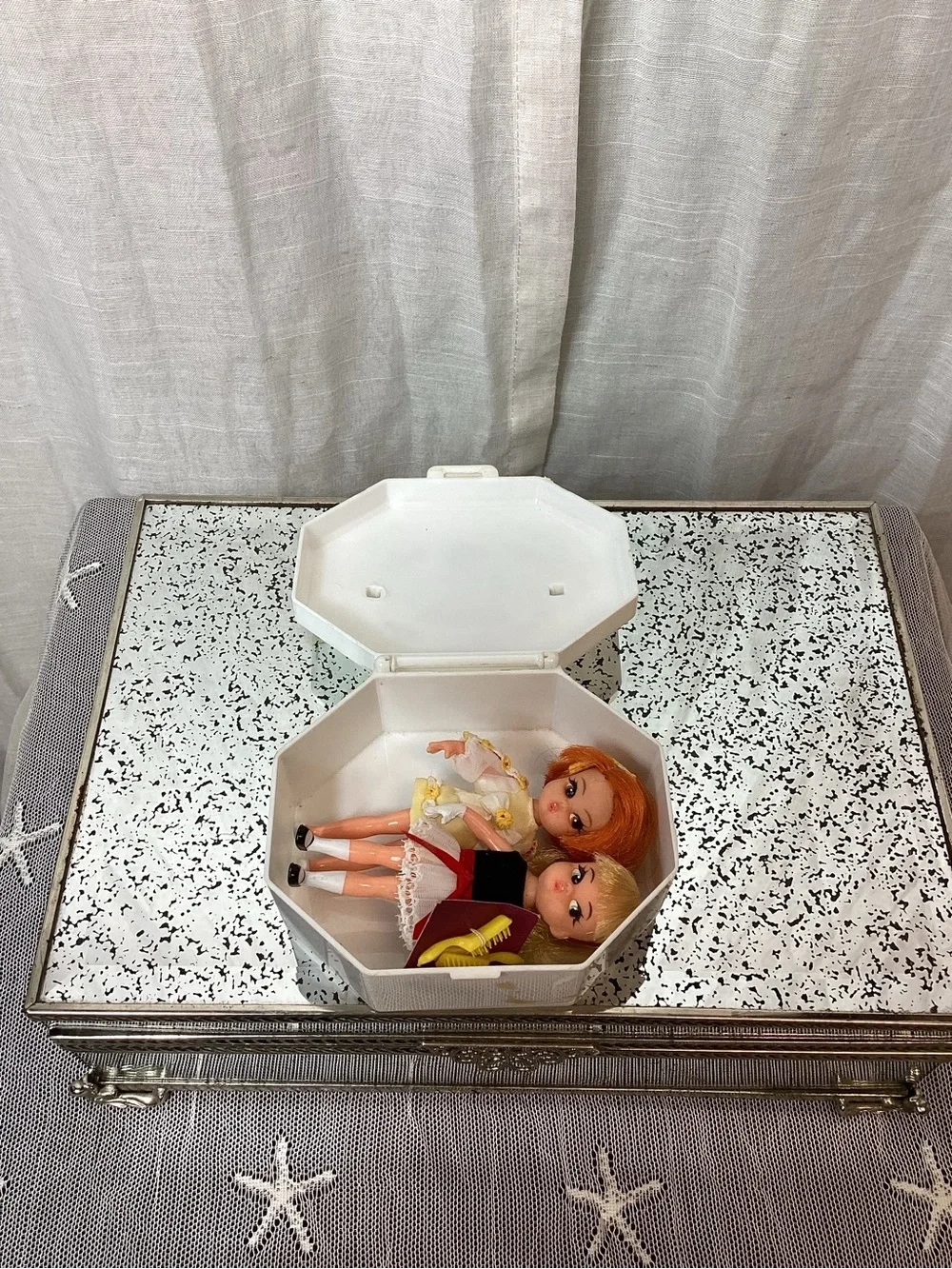 Vintage 1960’s Hasbro Dolly Darlings set